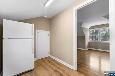 182 Woodland Avenue 2 #2, Verona, NJ 07044 - Photo 12