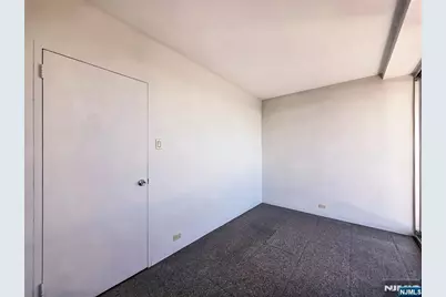 1 Horizon, Fort Lee, NJ 07024 - Photo 12