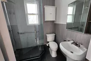 640 Chase Ave 2nd Fl, Lyndhurst Township, NJ 07071 - Photo 10