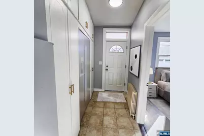 640 Chase Avenue 2nd Fl #2nd fl, Lyndhurst Township, NJ 07071 - Photo 4