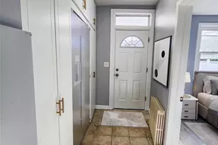 640 Chase Ave 2nd Fl, Lyndhurst Township, NJ 07071 - Photo 4