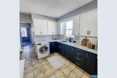 640 Chase Avenue 2nd Fl #2nd fl, Lyndhurst Township, NJ 07071 - Photo 2