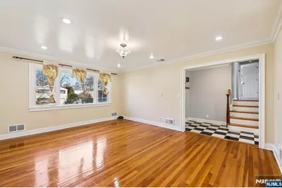 8 Hall Road, Paramus, NJ 07652 - Photo 8