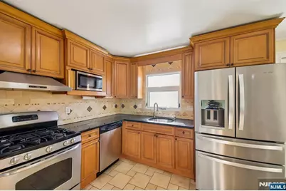 8 Hall Road, Paramus, NJ 07652 - Photo 16