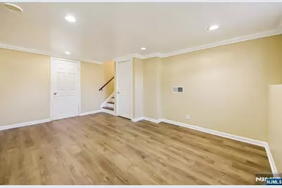 8 Hall Road, Paramus, NJ 07652 - Photo 26