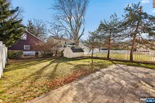 8 Hall Rd, Paramus, NJ 07652 - Photo 38