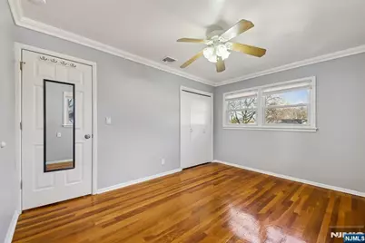 8 Hall Road, Paramus, NJ 07652 - Photo 28