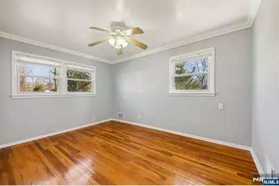 8 Hall Road, Paramus, NJ 07652 - Photo 24