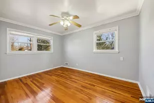 8 Hall Rd, Paramus, NJ 07652 - Photo 24