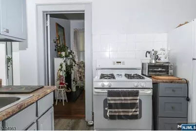 105 Knapp Avenue, Clifton, NJ 07011 - Photo 10