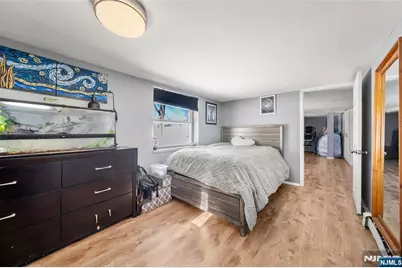 219 Farview Avenue, Paramus, NJ 07652 - Photo 18