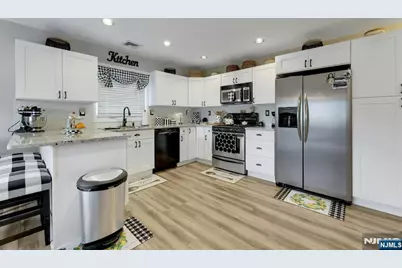 93 Richmond Street, Lodi, NJ 07644 - Photo 14