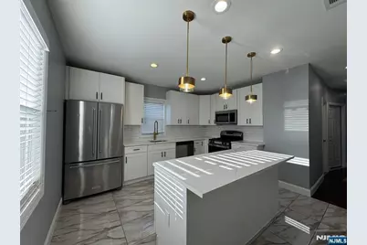 243 Hamilton Place 2 #2, Hackensack, NJ 07601 - Photo 2