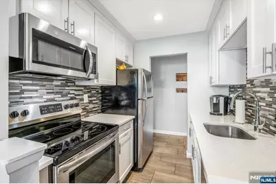 100 Pierson Miller Drive F32 #F32, Pompton Lakes, NJ 07442 - Photo 12
