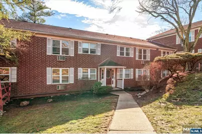 100 Pierson Miller Drive F32 #F32, Pompton Lakes, NJ 07442 - Photo 2