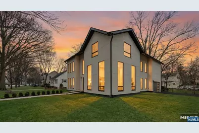 648 Falmouth Avenue, Paramus, NJ 07652 - Photo 2