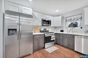 225 9th St, Newark, NJ 07103 - Photo 8