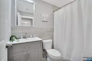 225 9th St, Newark, NJ 07103 - Photo 34