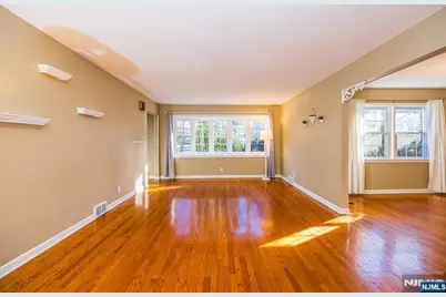 513 N Central Avenue, Ramsey, NJ 07446 - Photo 4