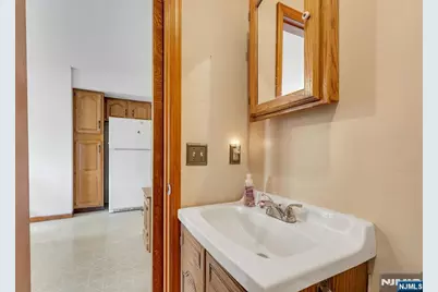 138 Fern Avenue, Lyndhurst Township, NJ 07071 - Photo 14