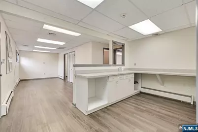 107 Stuyvesant Avenue 2nd Fl #2nd Fl, Lyndhurst Township, NJ 07071 - Photo 16