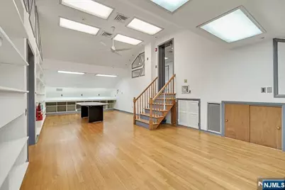 107 Stuyvesant Avenue 2nd Fl #2nd Fl, Lyndhurst Township, NJ 07071 - Photo 18