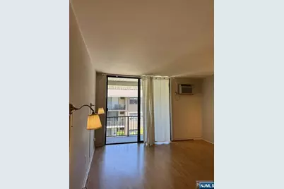 468A Liberty Street 304 #304, Little Ferry, NJ 07643 - Photo 8