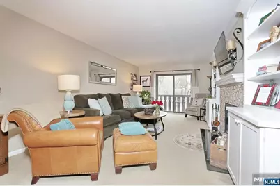 302 Mark Twain Way 302 #302, Mahwah, NJ 07430 - Photo 8