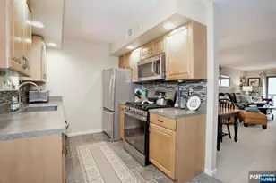 302 Mark Twain Way 302, Mahwah, NJ 07430 - Photo 22