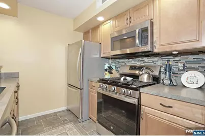302 Mark Twain Way 302 #302, Mahwah, NJ 07430 - Photo 24