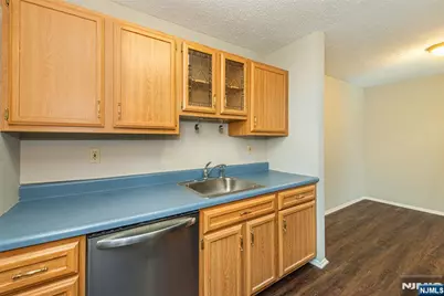 119 Woods Edge Drive, Roxbury Township, NJ 07876 - Photo 6