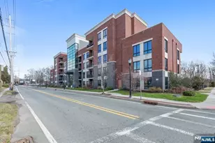 17 Meadow Road 405, Rutherford, NJ 07070 - Photo 14