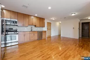 17 Meadow Road 405, Rutherford, NJ 07070 - Photo 2