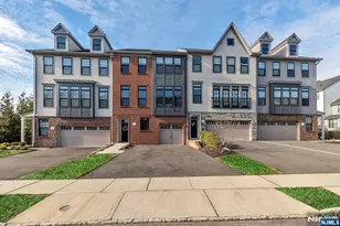 32 Goldfinch Dr, Upper Saddle River, NJ 07458 - Photo 2