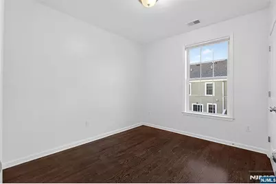 215 Roosevelt Drive, Wood Ridge, NJ 07075 - Photo 32