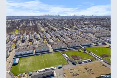 215 Roosevelt Drive, Wood Ridge, NJ 07075 - Photo 44