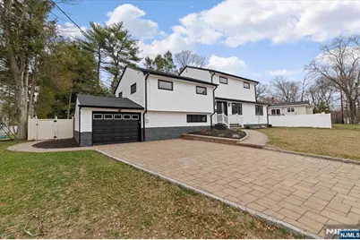 229 Standish Road, Paramus, NJ 07652 - Photo 4