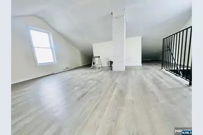 138 Kingsland Avenue, Lyndhurst Township, NJ 07071 - Photo 8