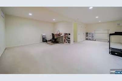 8005 Brittany Drive 8005 #8005, Wayne, NJ 07470 - Photo 34