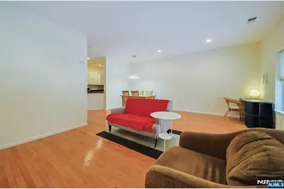 8005 Brittany Drive 8005 #8005, Wayne, NJ 07470 - Photo 16