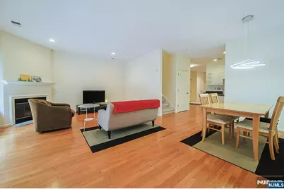 8005 Brittany Drive 8005 #8005, Wayne, NJ 07470 - Photo 14