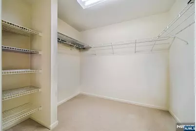8005 Brittany Drive 8005 #8005, Wayne, NJ 07470 - Photo 24