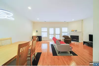 8005 Brittany Drive 8005 #8005, Wayne, NJ 07470 - Photo 12