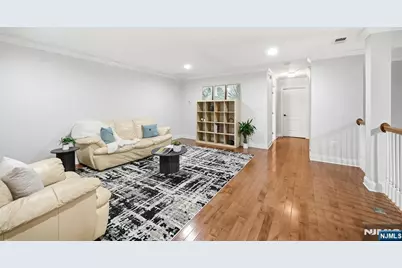 8 Woodstone Circle, Millburn, NJ 07078 - Photo 32