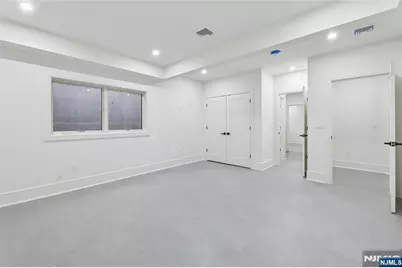 311 Farview Avenue, Paramus, NJ 07652 - Photo 46