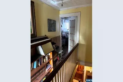 25 Bostwick Avenue, Jersey City, NJ 07305 - Photo 14