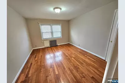 747 Broad Avenue B #B, Ridgefield, NJ 07657 - Photo 4