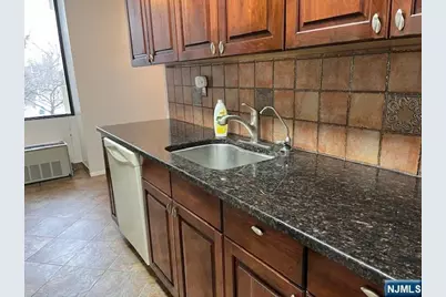 300 Winston Drive L 07 #L 07, Cliffside Park, NJ 07010 - Photo 2