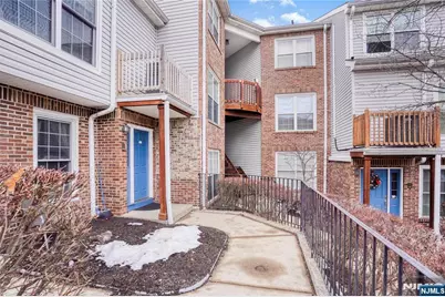 476 Lee Court 476 #476, Fort Lee, NJ 07024 - Photo 2