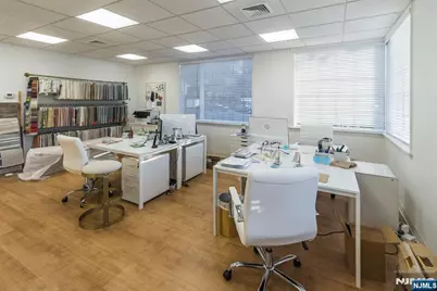 555 Goffle Road 102 #102, Ridgewood, NJ 07450 - Photo 2